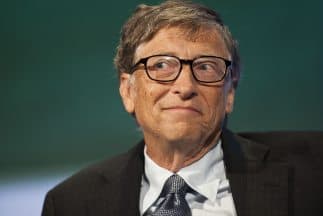 También hackearon cuentas de billonarios de industrias tecnológicas como Bill Gates, cofundador de Microsoft; Jeff Bezos, presidente de Amazon; y Elon Musk, fundador de Tesla Motors. 
<br>