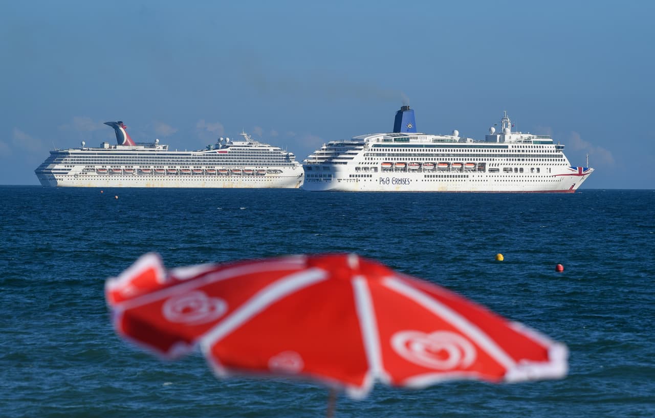 Los cruceros programados para el mes de diciembre desde estos dos puertos de Florida, permanecen por un tiempo mientras evalúan opciones.