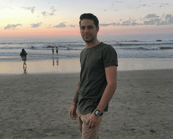 Otra muerte que estuvo envuelta en el misterio es la de 
<b>Renato López</b>. Al actor le arrebataron la vida a los 33 años el 23 de noviembre del 2016 en Jilotzingo, Estado de México mientras iba acompañado de su publirrelacionista Omar Girón, quien también murió.