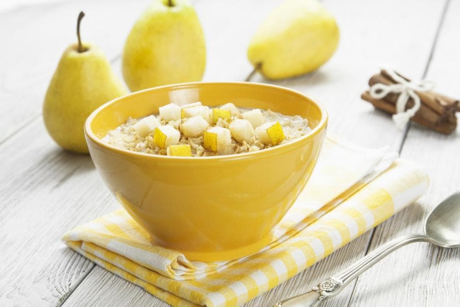 Además de ayudarte a mantener el metabolismo activo y consumiendo energía, 
<b>los snacks son la forma de controlar el apetito y no llegar a la comida o a la cena hambrientos. </b>Por supuesto, estos snacks deben ser sanos: frutos secos naturales y sin tostar, una pieza de fruta fresca, yogurt... Aquí tienes algunas 
<a href="Snacks: https://www.univision.com/noticias/reto-28/en-imagenes-12-snacks-para-controlar-el-hambre-durante-el-reto-28-fotos#1b87af2c0000">sugerencias saludables</a>.