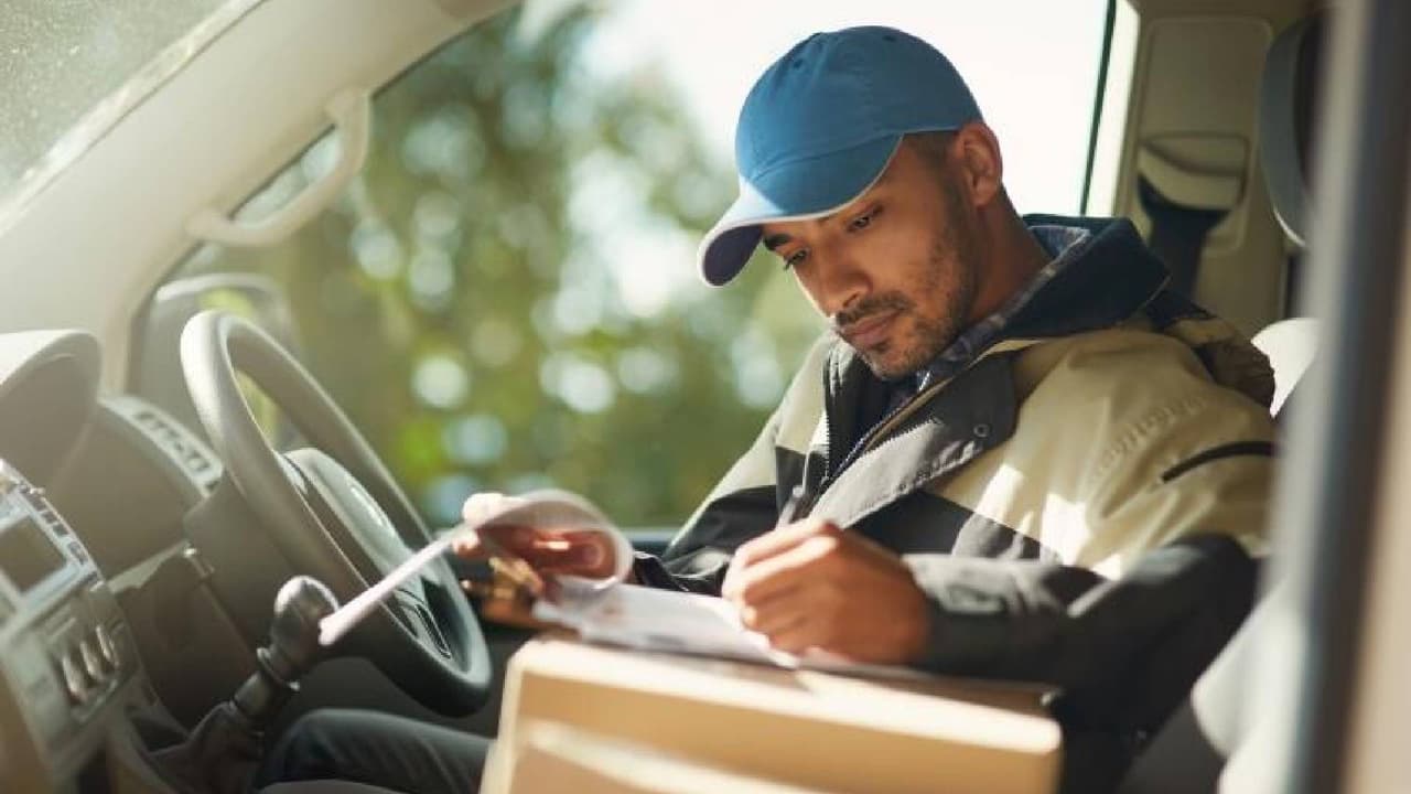 <b>Deja instrucciones al repartidor</b>
<br>Cuando realizas un pedido, muchos sitios web o servicios de entrega permiten agregar comentarios para el conductor de la entrega. Aprovecha para sugerirles que coloquen los artículos en un lugar fuera de la vista.