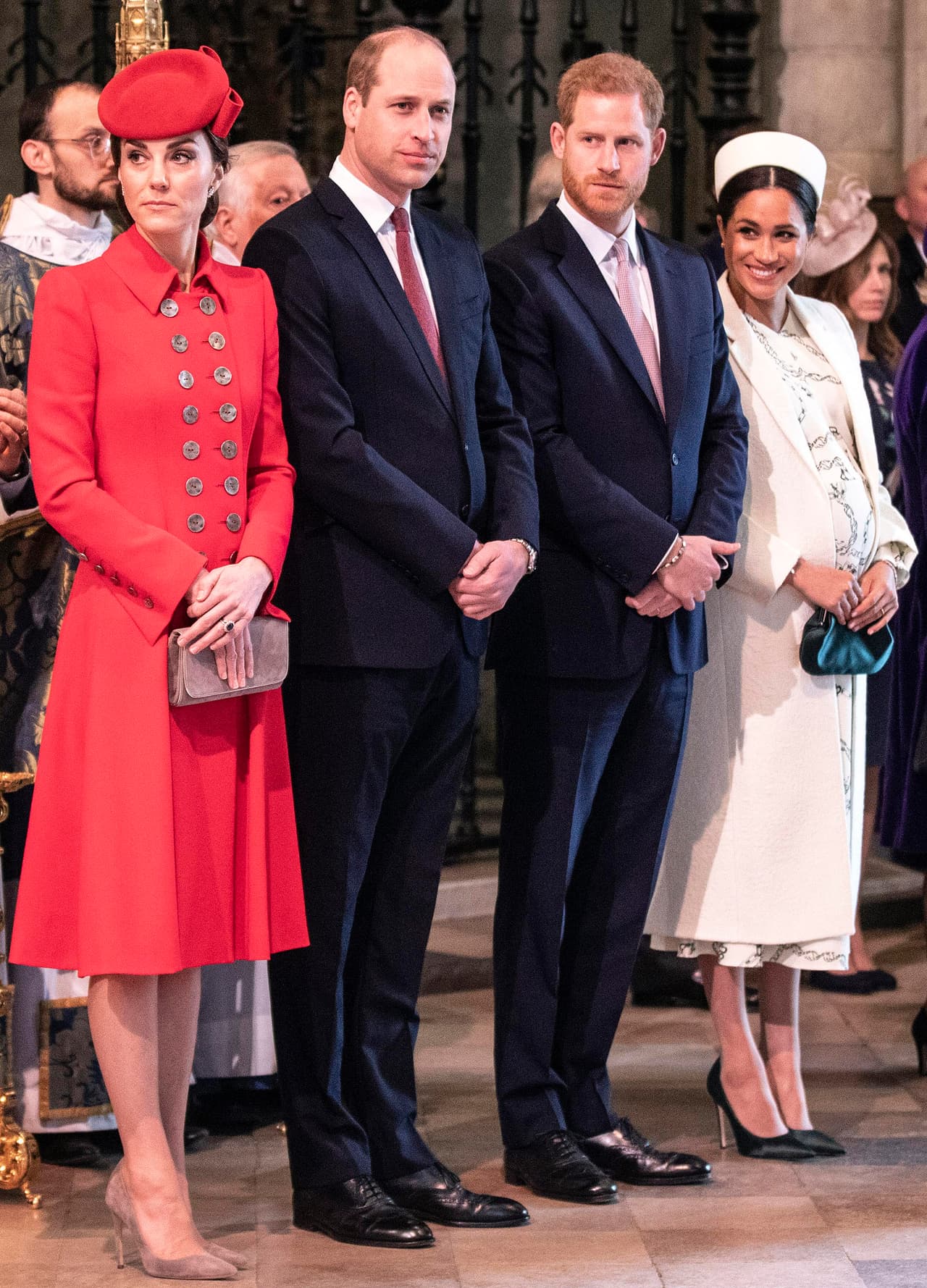 Mientras que la duquesa de Cambridge se rige por las reglas de la realeza, usado ropa más recatada, Meghan ha tenido que dejar los atuendos llenos de brillo y glamour a los que estaba acostumbrada por las alfombras de Hollywood.
<br>