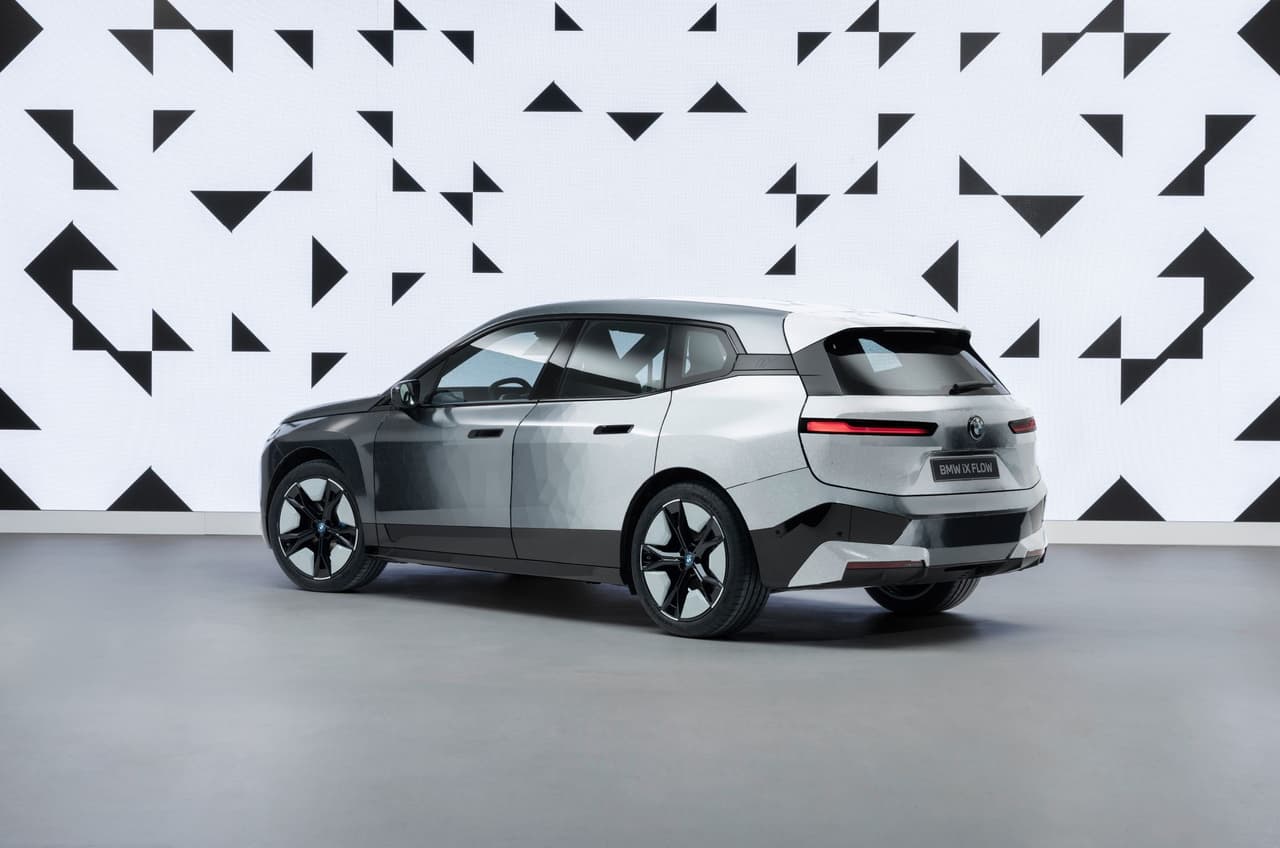 BMW iX Flow Concept