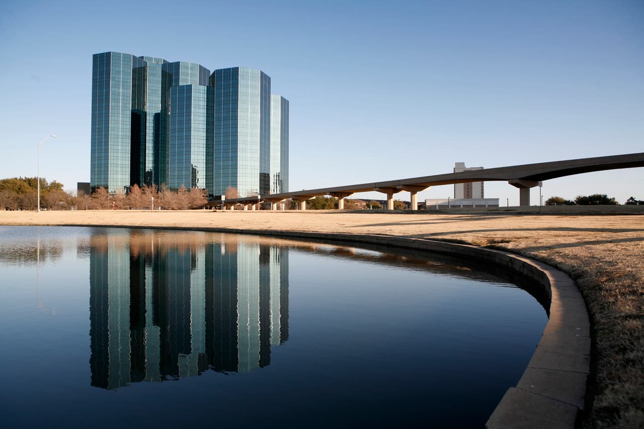 <h3 class="cms-H3-H3">22. Irving, Texas</h3>
<br>
<br>👉
<b> Población de origen extranjero (2020): </b>39.1% (+3.8% desde 2016)
<br>
<br>👉 
<b>Mayor grupo de inmigrantes: </b>mexicanos. 
<br>
<br>👉 
<b>Otros grupos de inmigrantes:</b> hindúes, salvadoreños, nepalíes.
<br>
<br>👉
<b> Población total:</b> 240,475 habitantes.
<br>