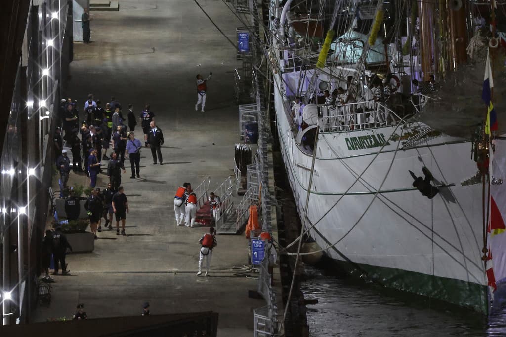 La ex inspectora general del Departamento de Transporte de Estados. Unidos, Mary Schiavo, declaró a la cadena CNN que 
<b>la grabadora de datos</b> revelará a los investigadores información clave sobre la mecánica del barco y si pudo haber perdido energía.
