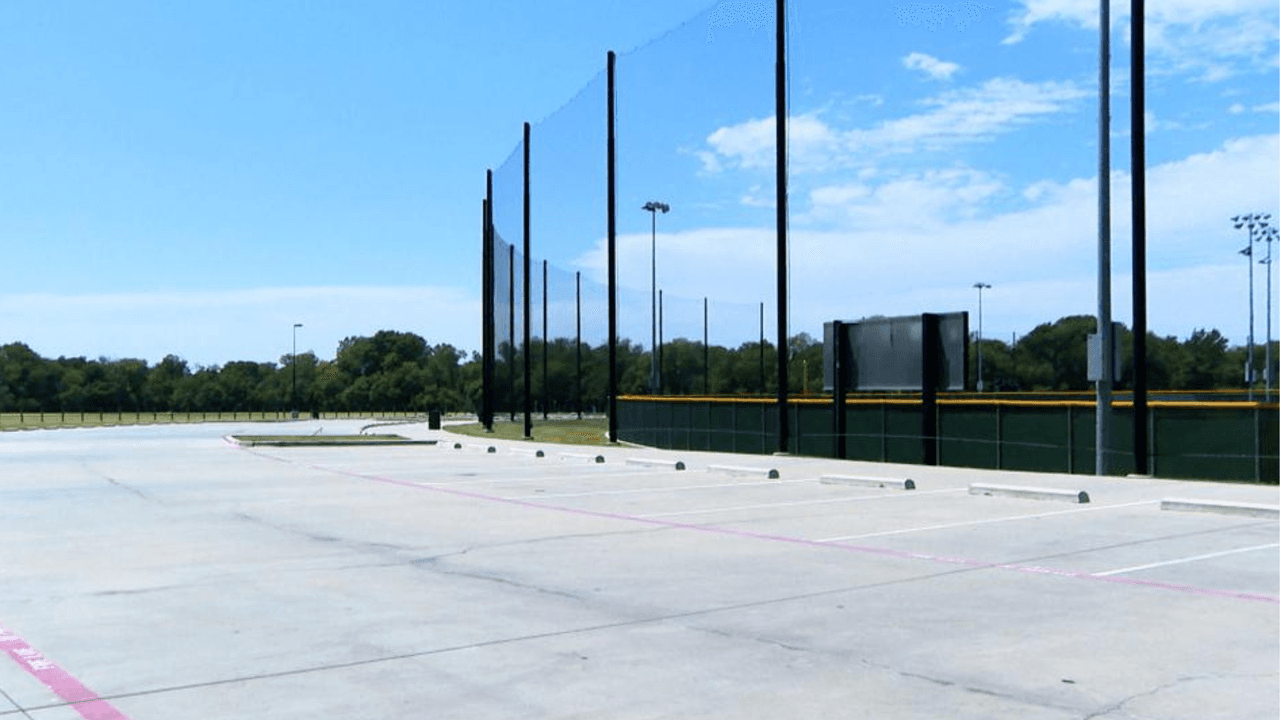 Encuentran a tres muertos en un vehículo en parque de Allen en aparente homicidio suicidio