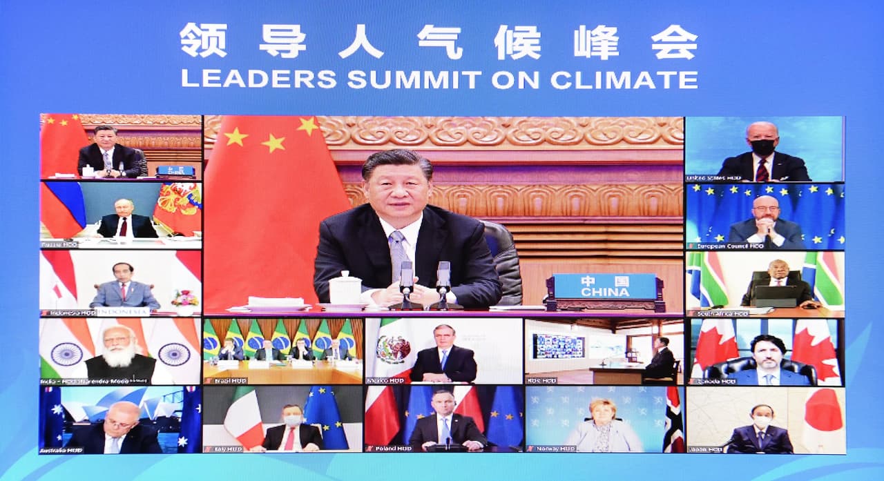 La llegada de Joe Biden cambió radicalmente la política internacional de Estados Unidos. En abril de 2021, el demócrata convocó a una cumbre internacional virtual sobre el clima, en la que participó el mandatario chino Xi Jiping.