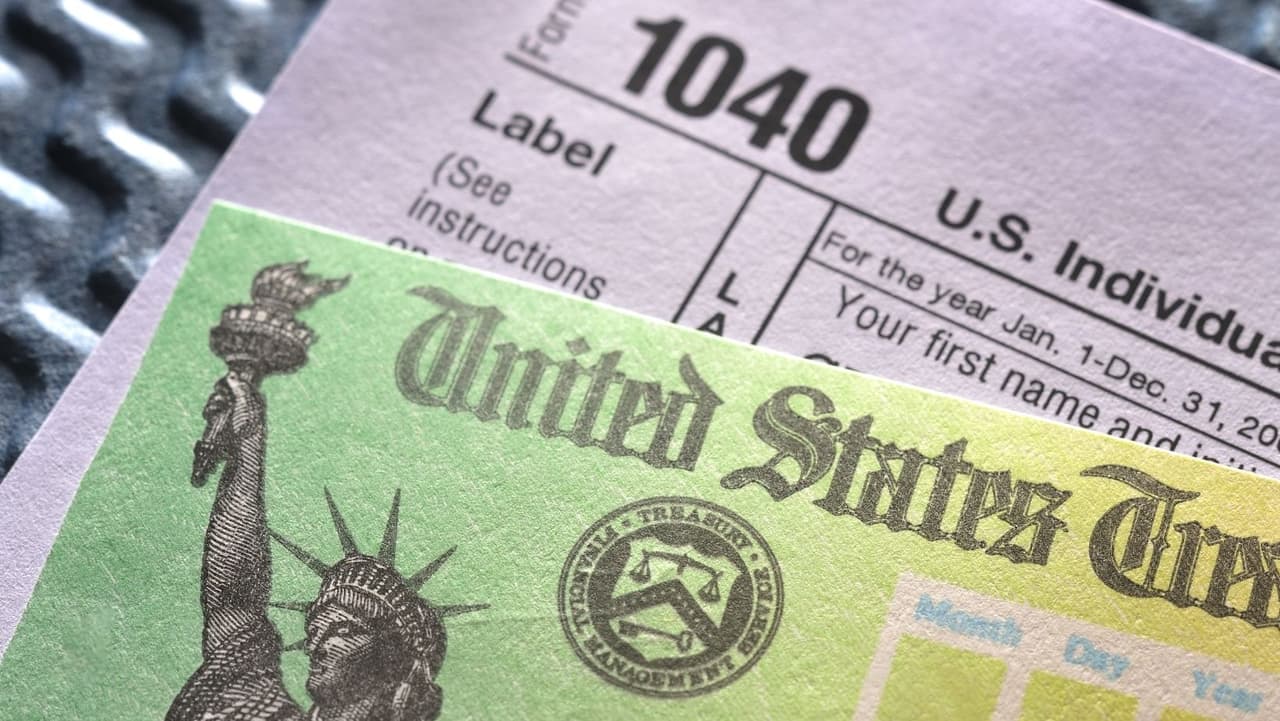 <b>Elegibilidad</b>: si gana menos de $58,000 al año, la herramienta lo ayuda a encontrar organizaciones que ofrecen servicios gratuitos de preparación de impuestos. Todas las organizaciones enumeradas también deben ofrecer preparación gratuita para contribuyentes con discapacidad o inglés limitado, pero verifique de antemano.