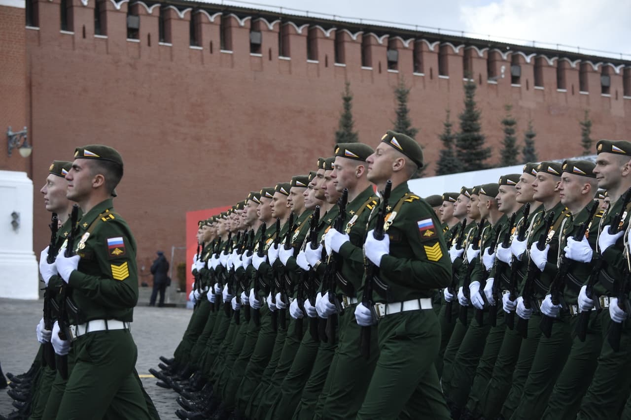 El jefe de inteligencia de Ucrania, Kyrylo Budanov, dijo que Moscú estaba preparando encubiertamente un plan de ese tipo, una guerra a gran escala. 
<br>
<br>Putin aseguró que la campaña en Ucrania fue un movimiento oportuno y necesario para evitar una posible agresión, pese a que no existía amenaza para Rusia. 
<br>