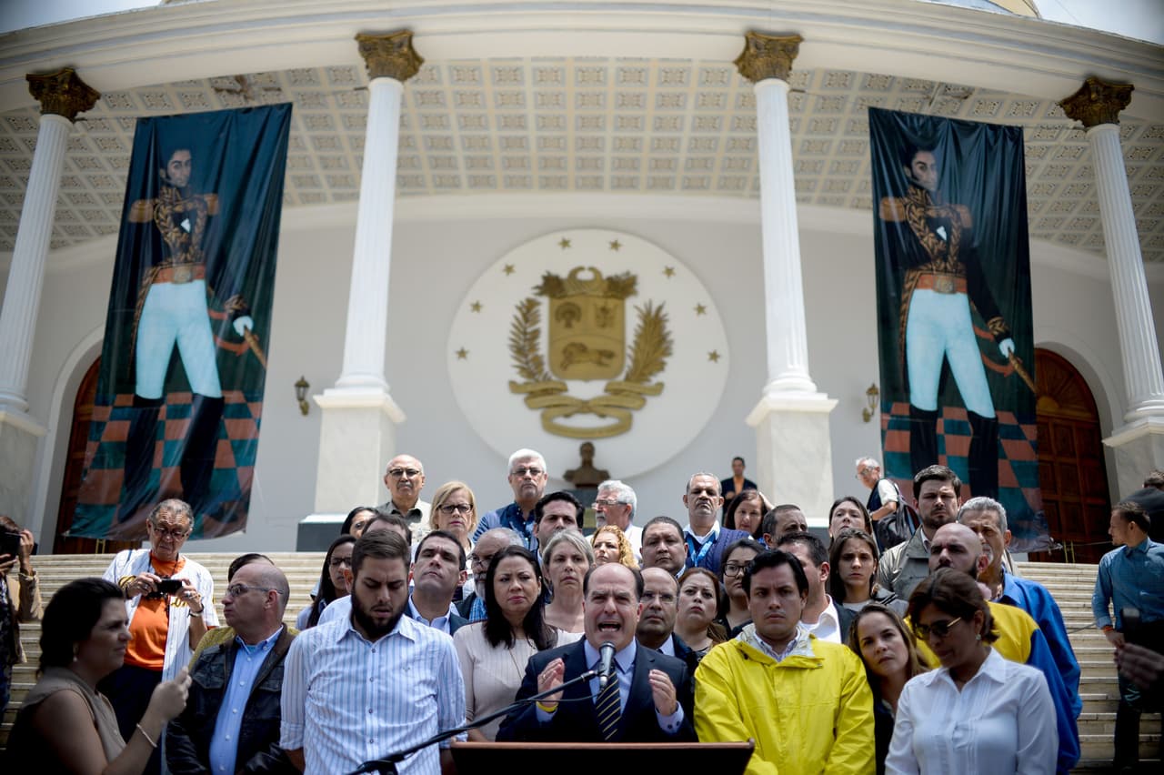 Asamblea de Venezuela denuncia golpe de Estado del presidente Nicolás Maduro