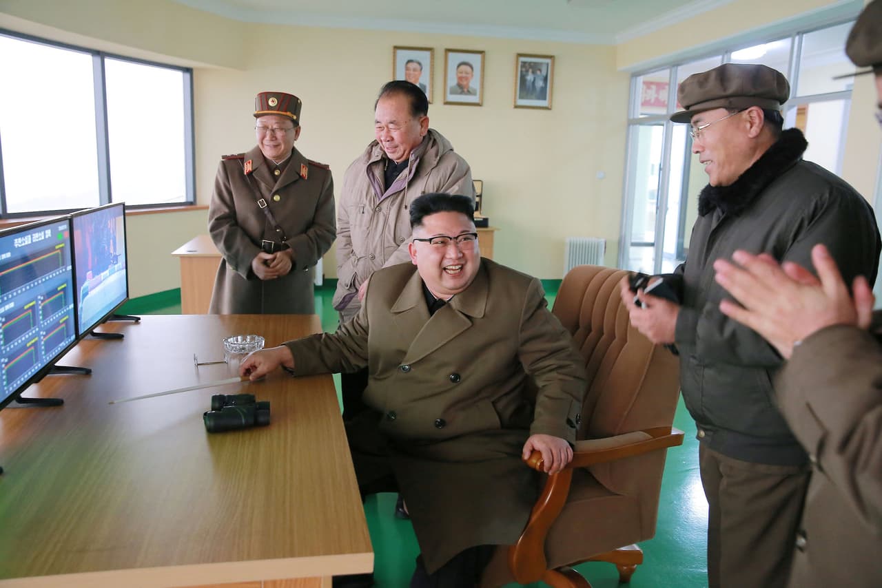 El gobernante señaló que la prueba marca lo que será conocida como la "revolución del 18 de marzo" en el desarrollo de la cohetería de Corea del Norte. Por disposición de Naciones Unidas, Corea del Norte tiene prohibido efectuar pruebas con misiles de largo alcance.
<br>