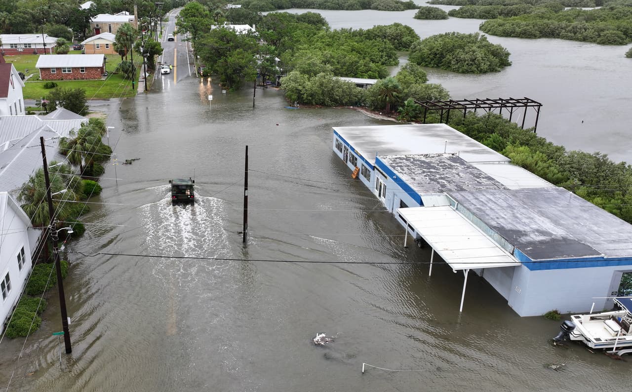 Estos son los números de emergencia en Orlando ante el paso del huracán Debby