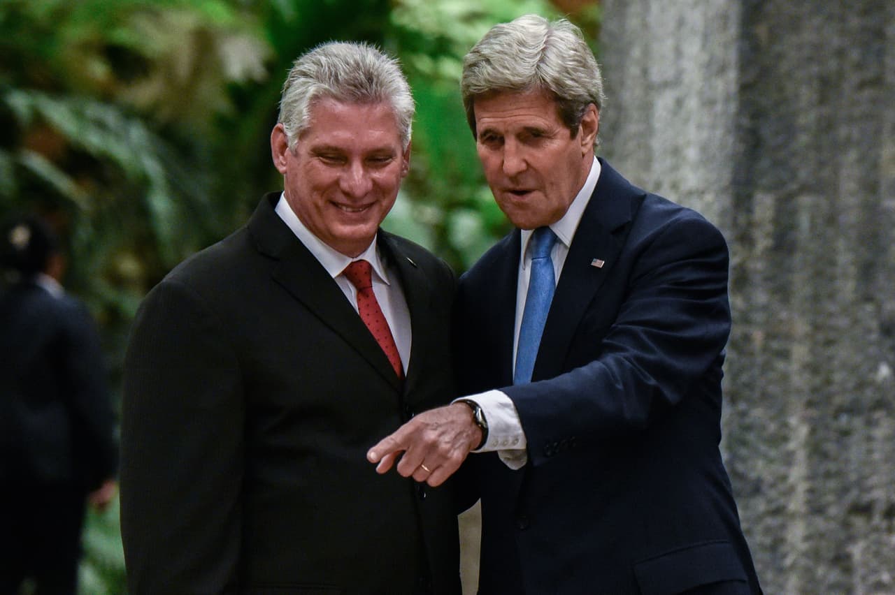 Díaz-Canel during a meeting with the then U.S. Secretary of State John Kerry.