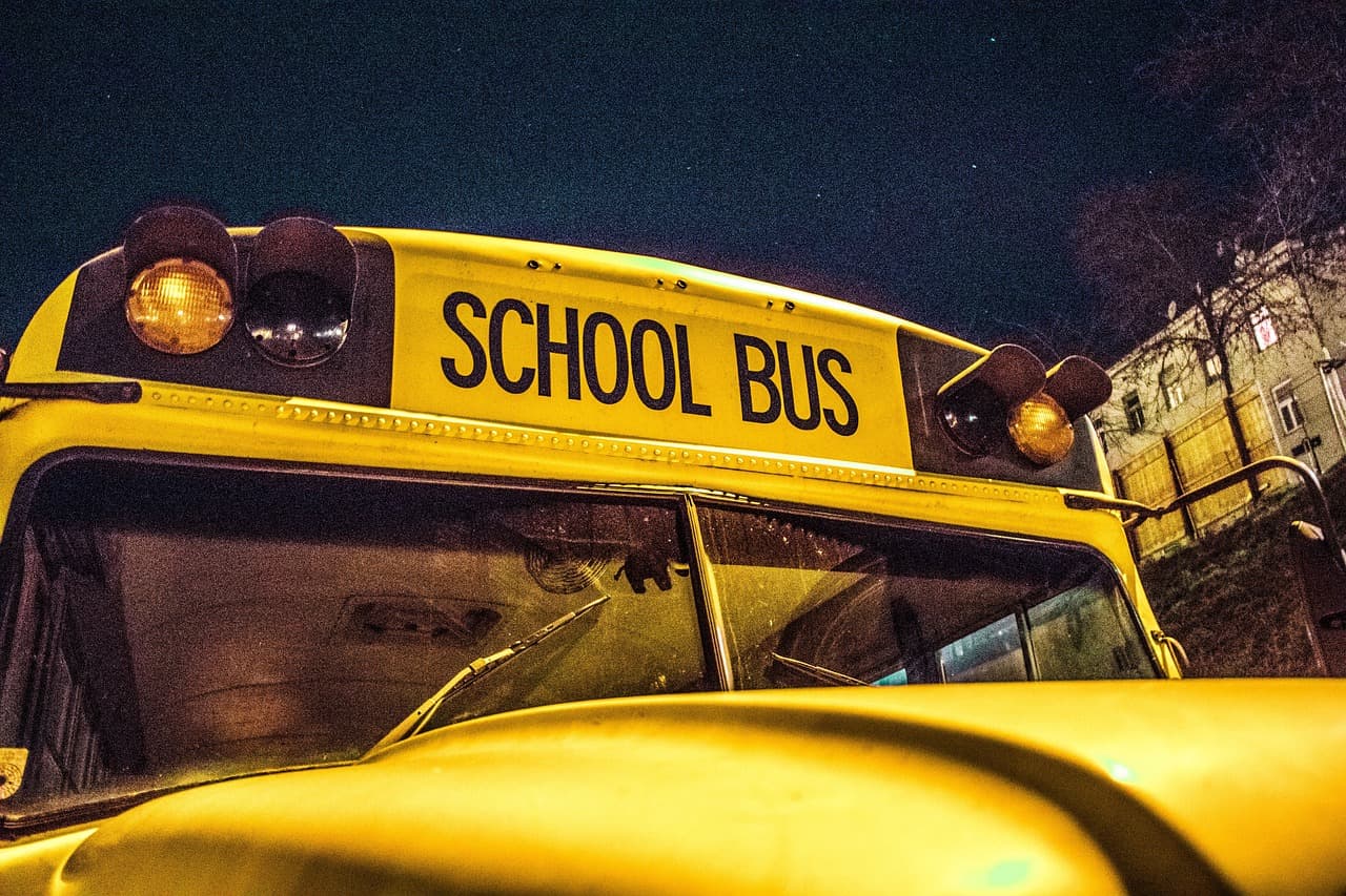 Acuerdo evita huelga de autobuses escolares en Nueva York a tiempo para el año académico