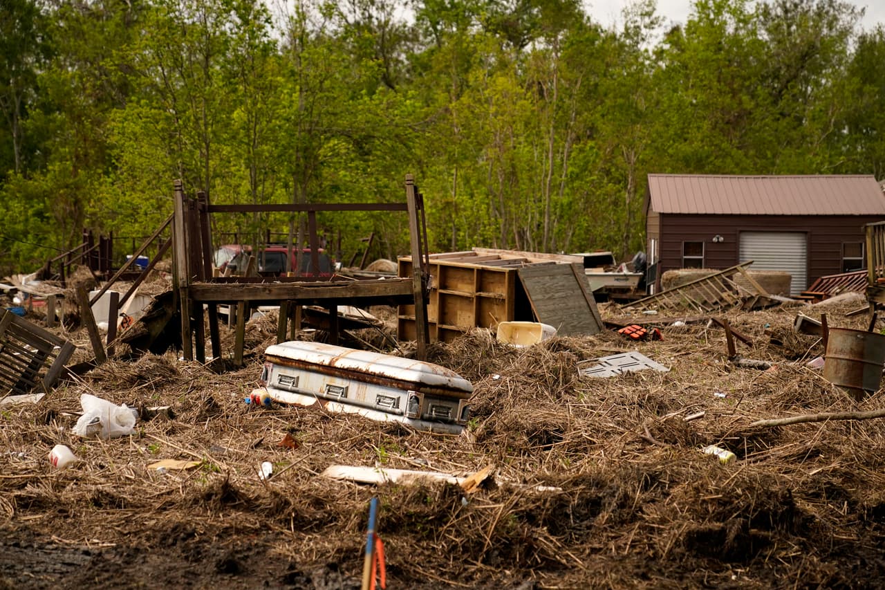 Ryan Seidemann preside el Grupo de Trabajo de Respuesta al Cementerio de Louisiana, que se formó después de que las 
<a href="https://www.univision.com/temas/inundaciones">inundaciones</a> de 2016 en Baton Rouge provocaron problemas generalizados en los cementerios de la región. Seidemann explicó a la agencia AP que los familiares afectados sufren al revivir el trauma de haber perdido a sus seres queridos.