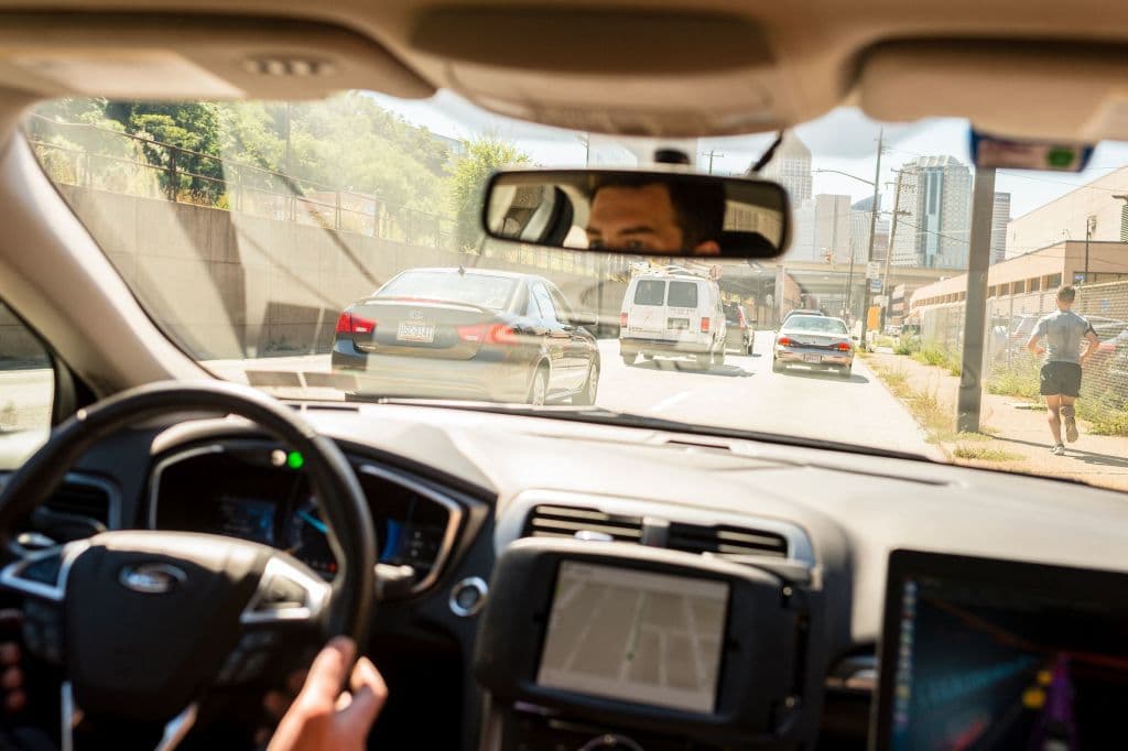 Si el primer lugar es de 
<b>Miami, Florida,</b> y el segundo es de 
<b>Los Ángeles, California, </b>¿cuáles son las otras 8 ciudades con pasajeros de Uber "olvidadizos"?
<br>
<br>3 - Atlanta, Georgia
<br>4 - Houston, Texas
<br>5 - Dallas, Texas
<br>6 - Orlando, Florida
<br>7 - Phoenix, Arizona
<br>8 - Tampa Bay, Florida
<br>9 - Denver, Colorado
<br>10 - Austin, Texas