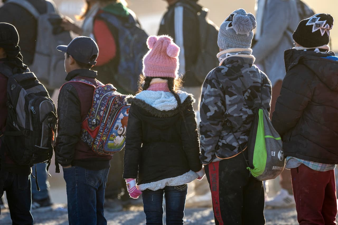 En caso de 
<b>menores de 18 años</b>, la Oficina de Reubicación de Refugiados (Office of Refugee Resettlement) puede ser de utilidad. El número es 
<b>1-800-203-7001</b>.