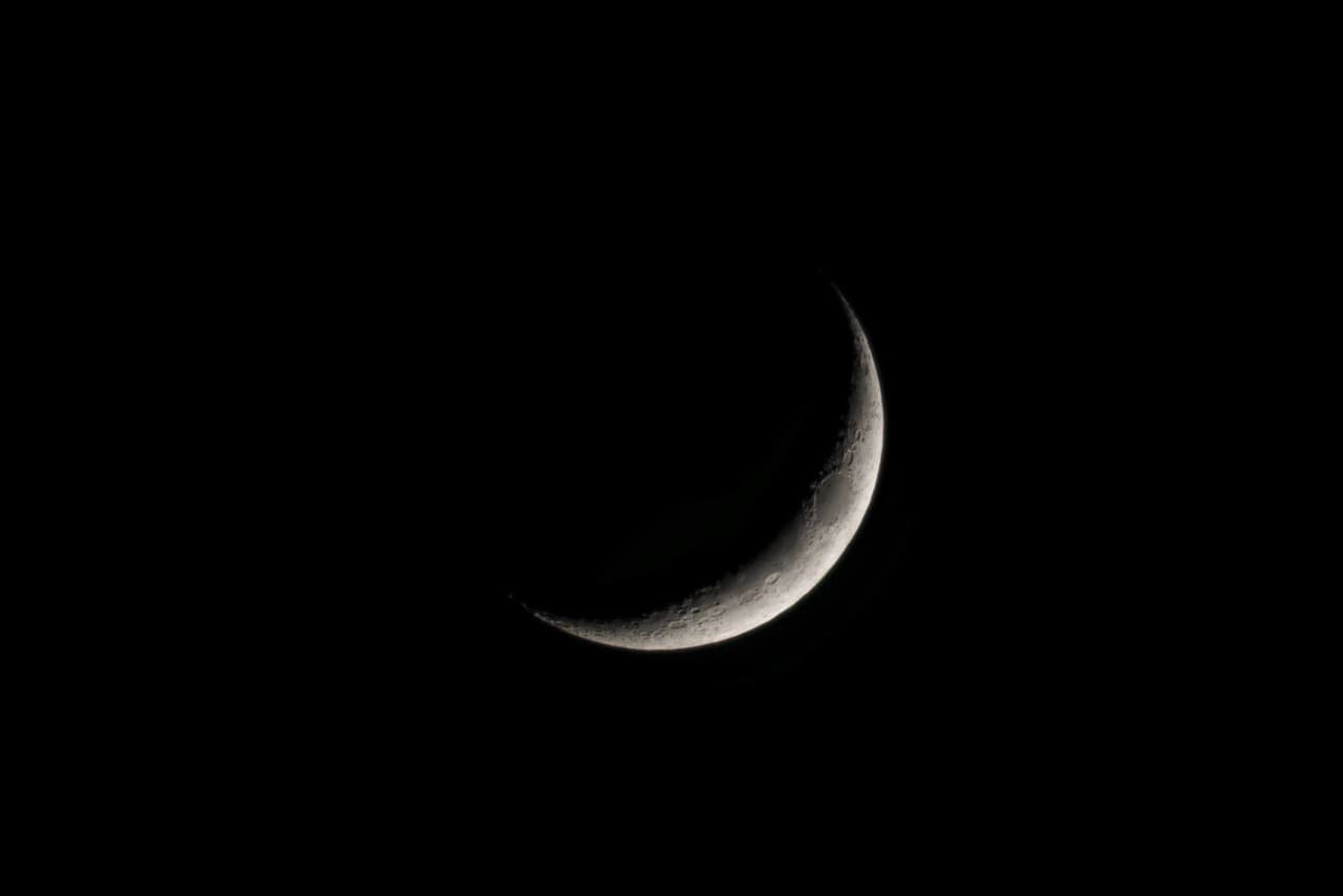 El Niño Prodigio recomienda que realices este ritual un día de luna creciente ya que esta fase ayuda a que tus sentimientos crezcan para tu beneficio.