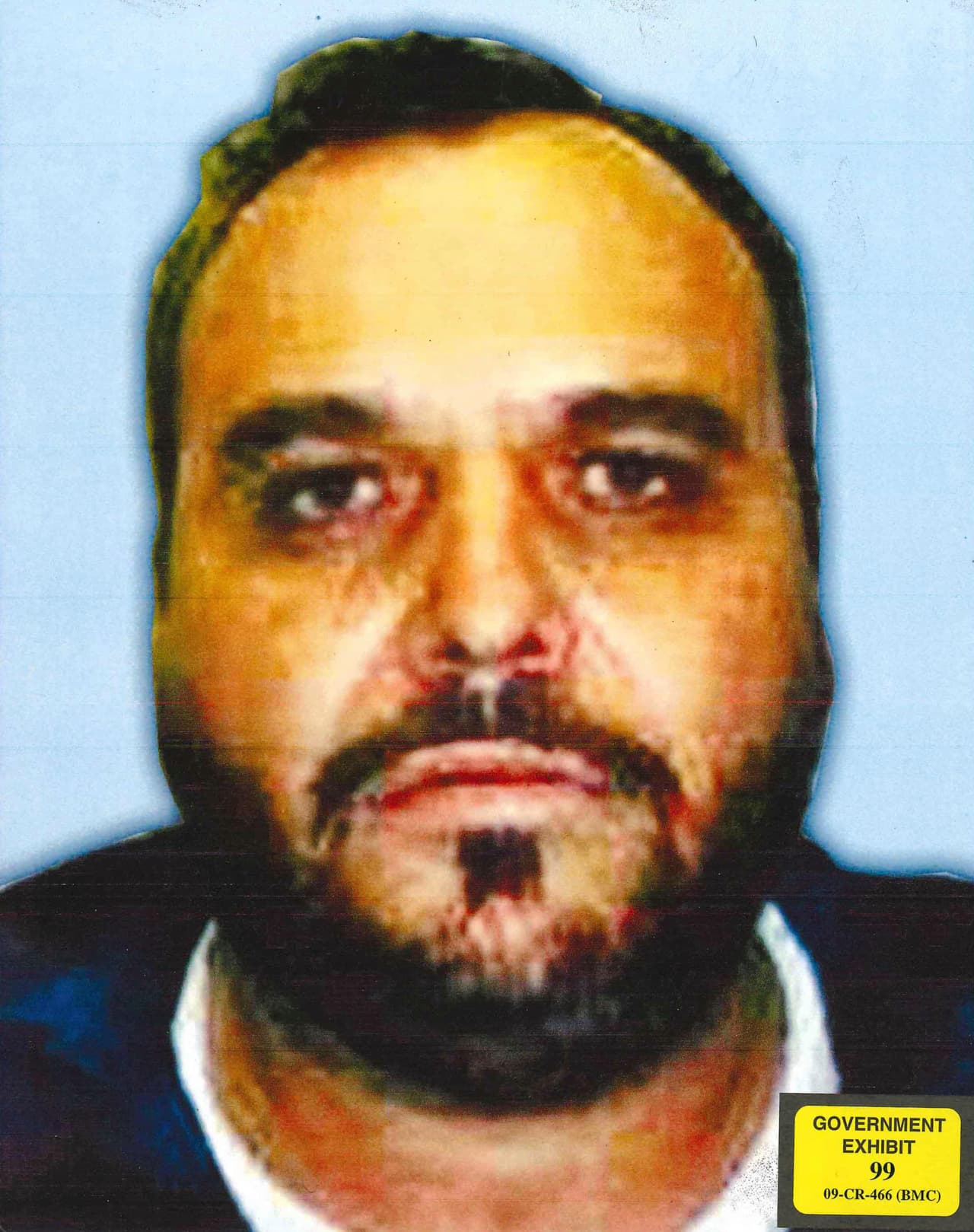 Un retrato de Jesús 'Rey' Zambada, exoperador financiero y jefe de plaza del cartel de Sinaloa en la Ciudad de México. Durante el juicio describió a 'El Chapo’ como 
<a href="https://www.univision.com/noticias/narcotrafico/testimonio-del-hermano-de-el-mayo-zambada-hunde-a-el-chapo-guzman-en-la-corte">"uno de los principales líderes del cartel de Sinaloa, es uno de los narcotraficantes más poderosos de México".</a> Afirmó que este grupo delictivo ha tenido en su nómina desde policías municipales hasta gobernadores y generales mexicanos.