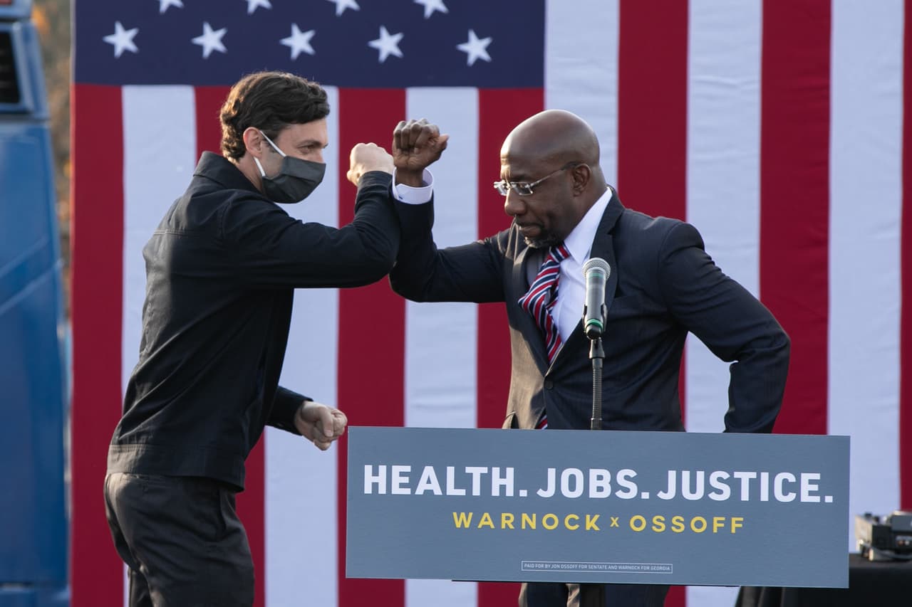 Esto significa la victoria de los demócratas Raphael Warnock y Jon Ossoff para los latinos de EEUU
