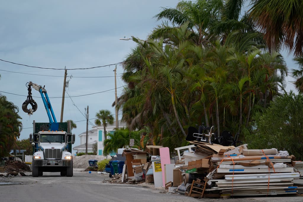 Pero lo vulnerable de Florida no solo se reduce a los escombros, también a la fragilidad de las 
<a href="https://www.univision.com/local/tampa-wvea/huracan-milton-aeropuertos-de-florida-suspenden-operaciones-ante-inminente-impacto">instalaciones eléctricas </a>q ue, tras Helene, dejó a millones sin servicio.