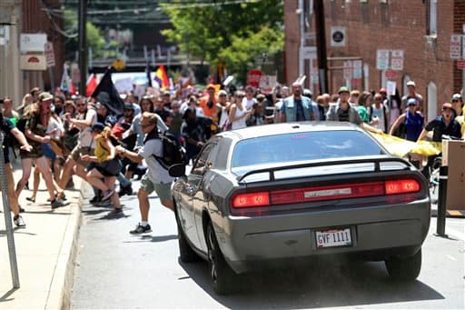 El Fiscal general Jeff Sessions rechazó estos "hechos de intolerancia racial y odio", que consideró traicionan valores fundamentales de Estados Unidos y aseguró que el peso de la justicia caerá contra los responsables de la violencia.