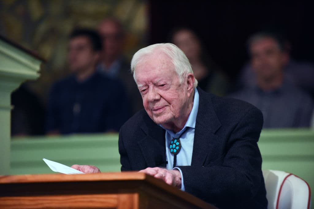 El expresidente Jimmy Carter se recupera tras fracturarse la cadera