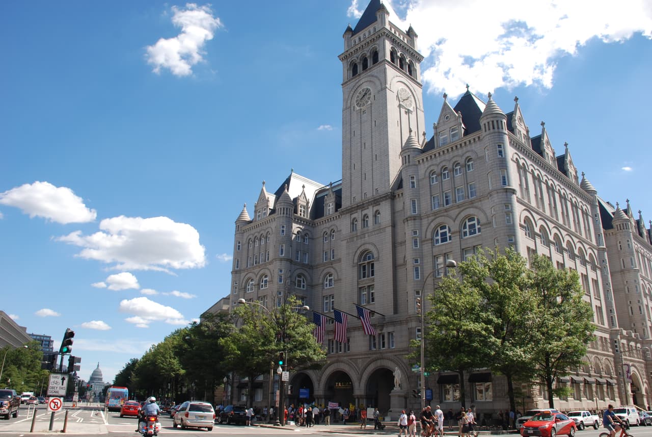 ¿Por qué residentes de Washington rechazan el nuevo Hotel Trump a pasos de la Casa Blanca?