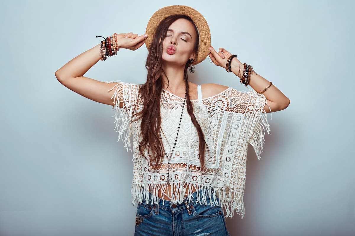 Aprende a combinar los accesorios boho chic y lucirás como toda una reina bohemia 
