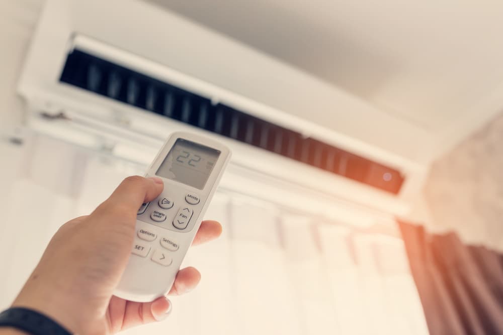 <b><a href="https://www.univision.com/local/sacramento-kuvs/asi-puedes-mantener-hogar-calido-seguro-durante-invierno">Calefacciones</a> y aires acondicionados</b>
<br>Por mucho, los aparatos que mayor consumo de energía generan, ya que usan toneladas de electricidad para mantener tu hogar a la temperatura adecuada, representando entre el 
<b>25 y 30% de tu consumo</b> anual de energía.