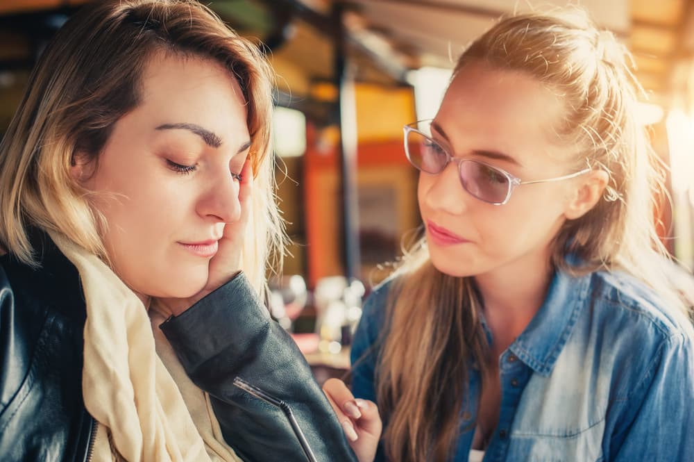 4 formas de conectar con una persona sin distraerte con el celular