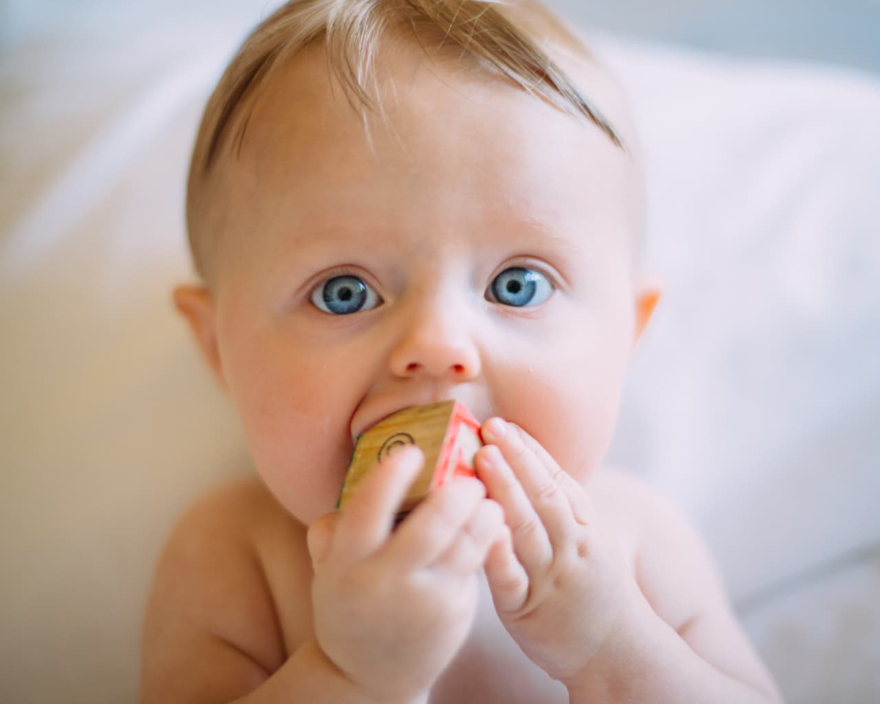 La sexualidad de los bebés empieza antes de lo que creías: qué deberías saber, según expertos