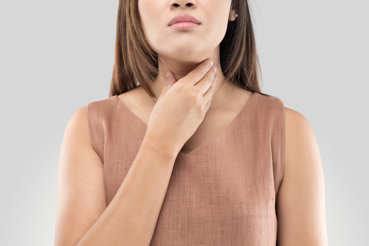 El dolor crónico de cabeza y garganta puede ser síntoma de cáncer de cuello: te explicamos