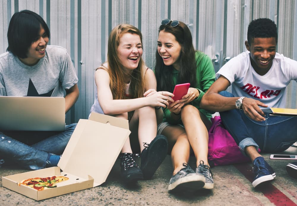 Presumir tu casa de Hogwarts y 9 cosas que la generación Z considera ridículas de los millennials