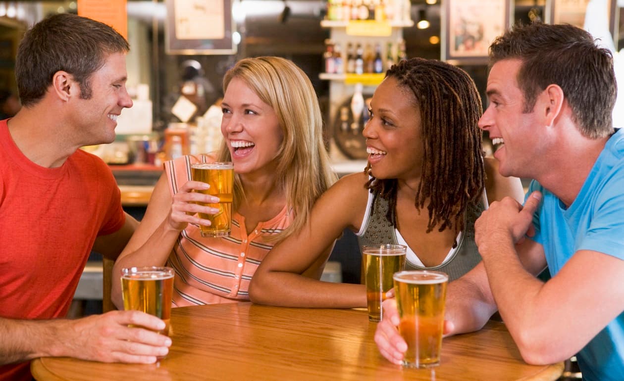 5 Bebidas indispensables para armar un mini bar en tu casa