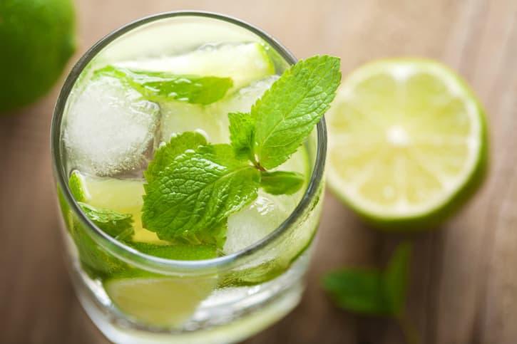 Si los tragos con crema son tu debilidad no puedes dejar de probar este trago con menta piperita y coco