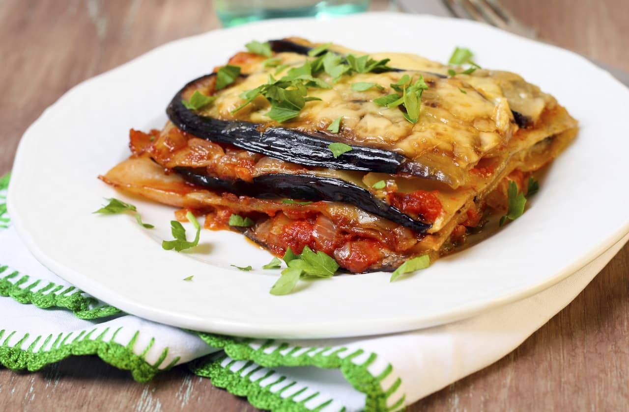No te pierdas esta deliciosa receta de berenjenas a la napolitana para un almuerzo bien saludable