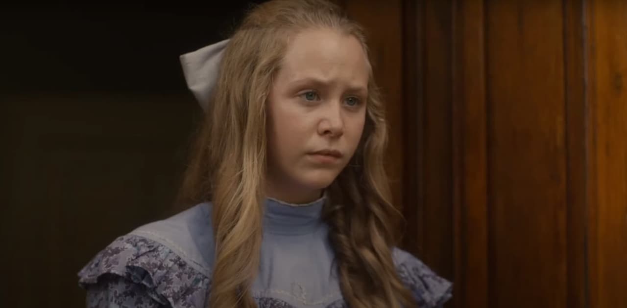 Actriz de 'Anne With an E' presumió con orgullo su look tras las quimios: es una inspiración