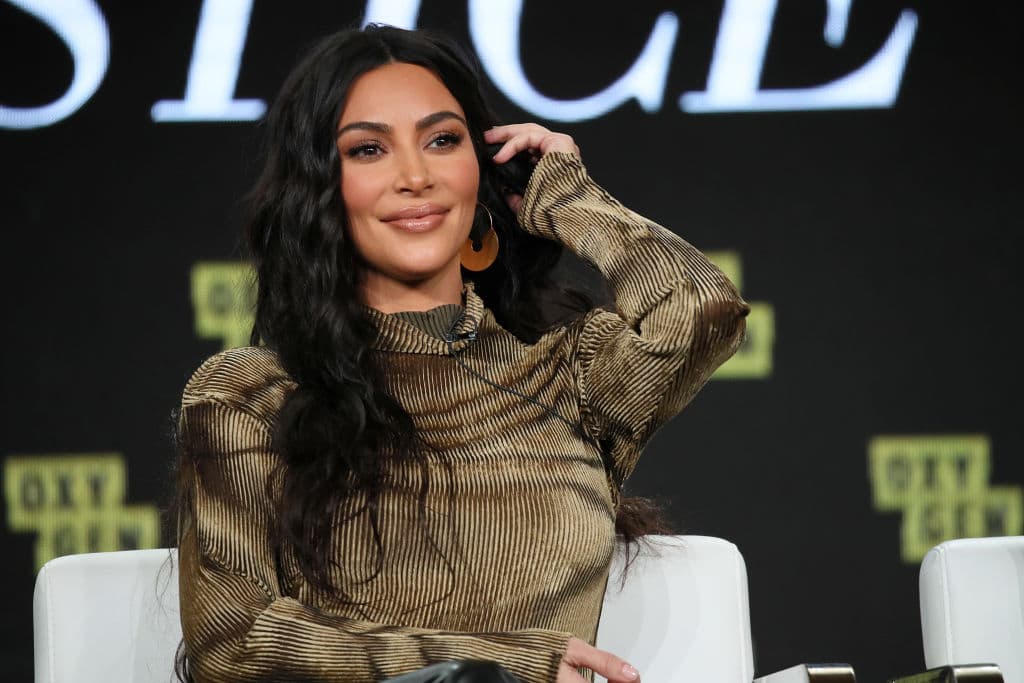 ¿Kim Kardashian y el ex de Ariana Grande son pareja? Ya hasta se besaron y hay video