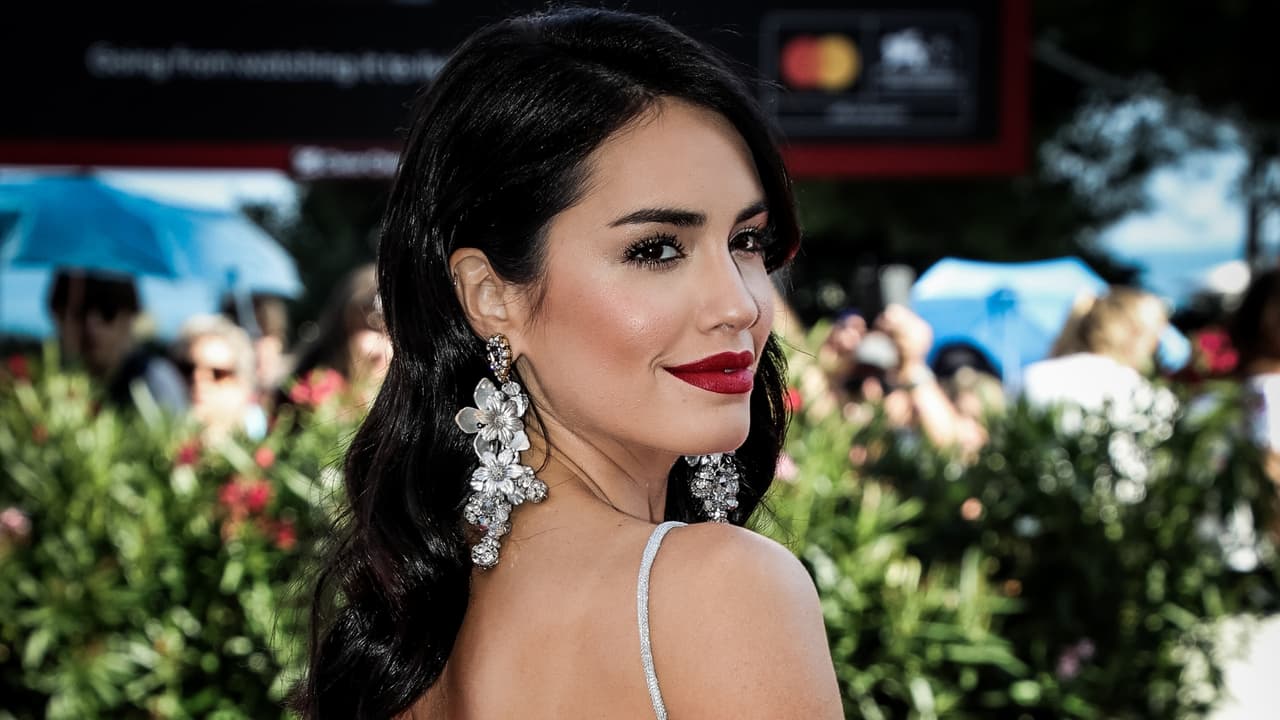 Orgullo latinoamericano: Lali Espósito y 16 looks de alfombra roja que te hipnotizarán