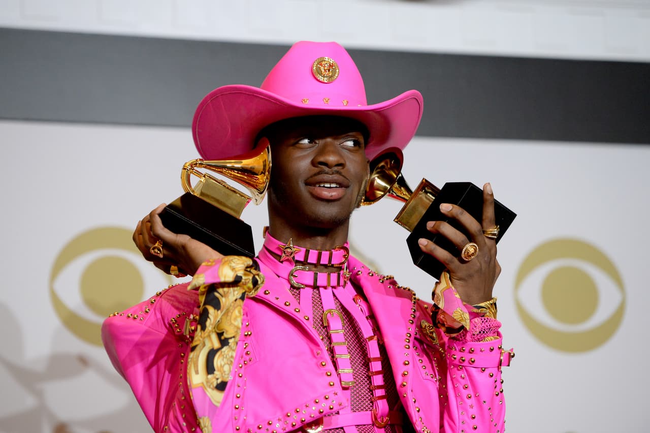 Los looks no binarios son lo de hoy: famosos que destrozaron la masculinidad tóxica 