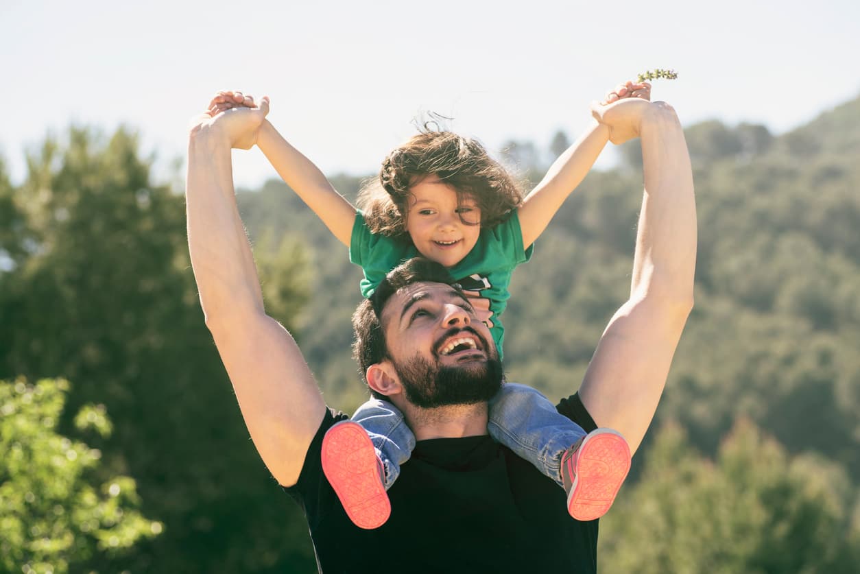 8 cosas que todas las hijas necesitan de su papá para ser felices: sentirse escuchada