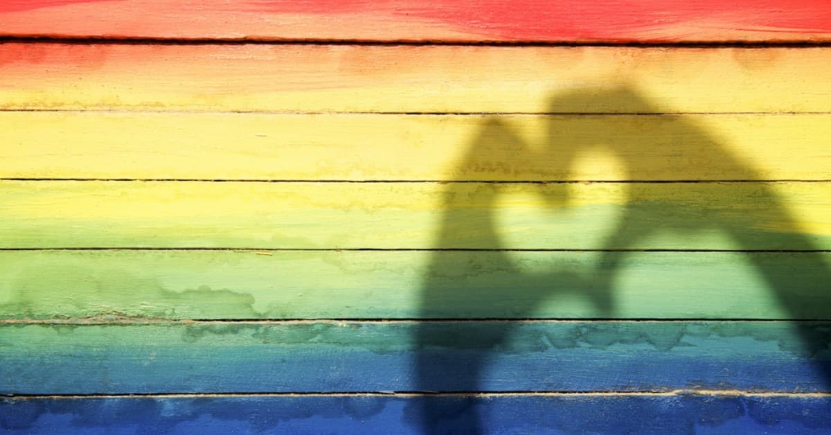 8 frases que tu familiar LGBT no necesita escuchar, según la psicología