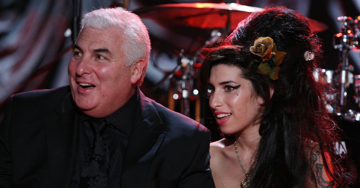Esta famosa cantante inglesa también creció con un papá como Luisito Rey 