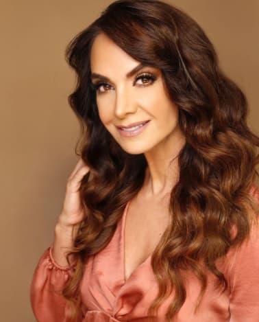 Un dato que quizá no todos sepan es que, antes de ir al concurso de belleza más importante, la modelo se operó la nariz. Así lo reveló en una entrevista de enero del 2021 con el periodista Gustavo Adolfo Infante.