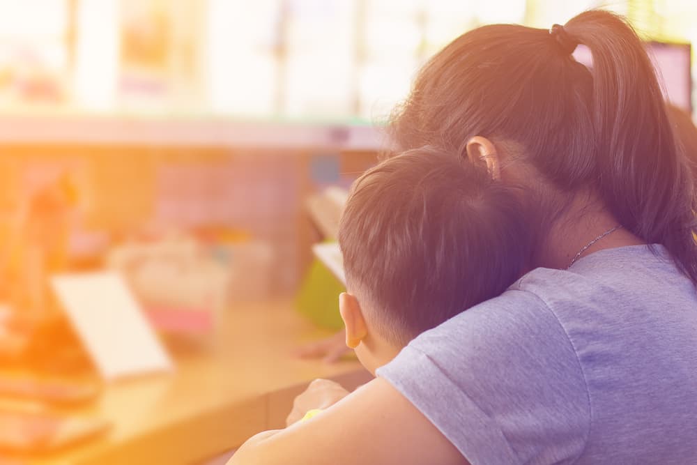 No es solo Shiloh: 6 padres famosos que crían a sus hijos sin prejuicios