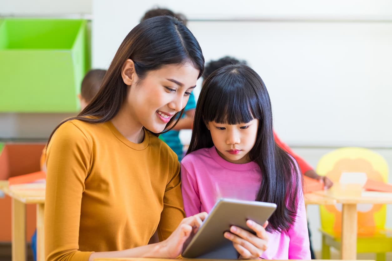 ¿Tu hijo tiene problemas para pronunciar algunas palabras? Ejercicios para mejorar su dicción