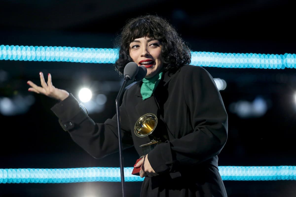 Mon Laferte no es hipócrita: sí se puede ser ‘pañuelo verde’ y embarazarse a la vez
