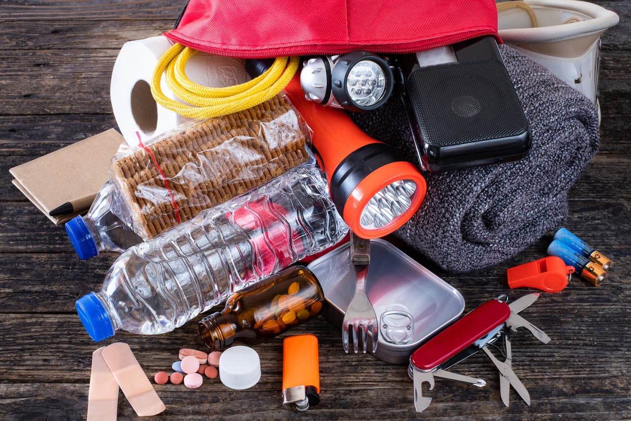 ¿Cómo hacer una mochila de emergencias? Te decimos lo que debe tener en caso de sismo 