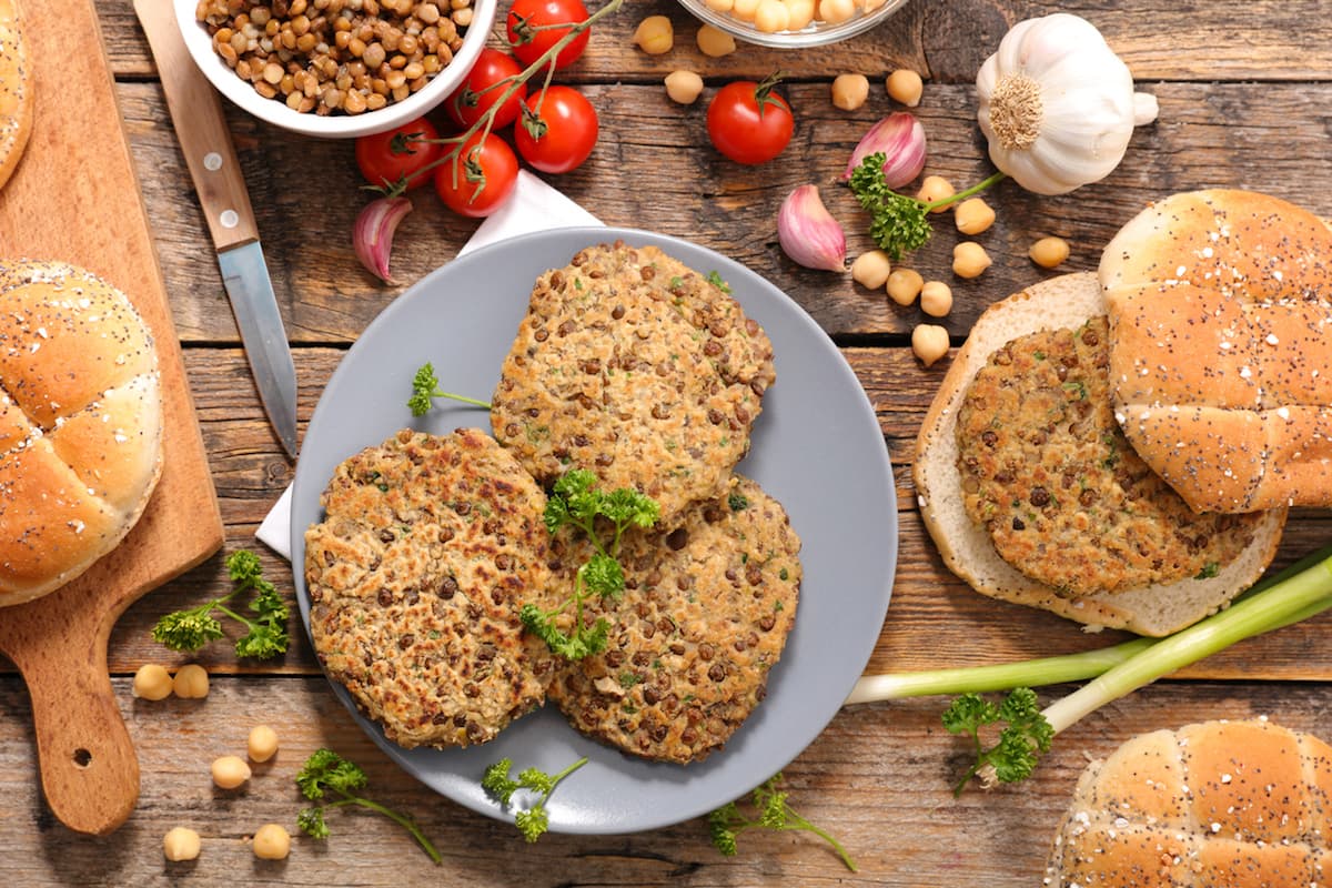 ¡Con más hierro que la carne! Hamburguesas de lentejas tan deliciosas como económicas
